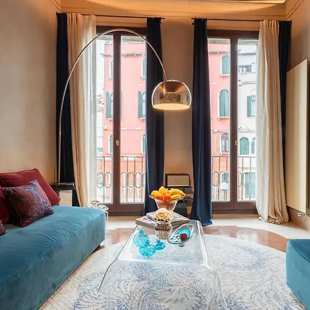 Ca Dei Dalmati - The Blue Canal View