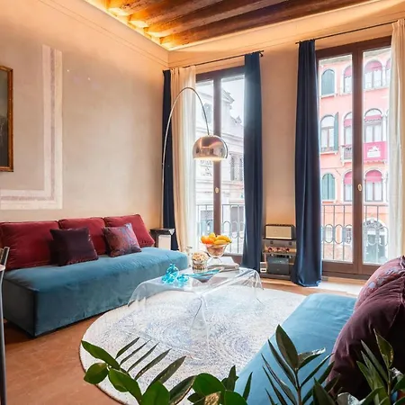 Ca Dei Dalmati - The Blue Canal View