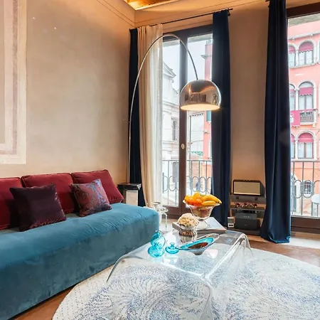 Ca Dei Dalmati - The Blue Canal View *