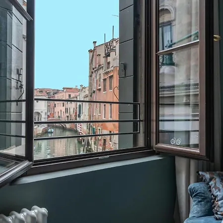 Ca Dei Dalmati - The Blue Canal View * Venice